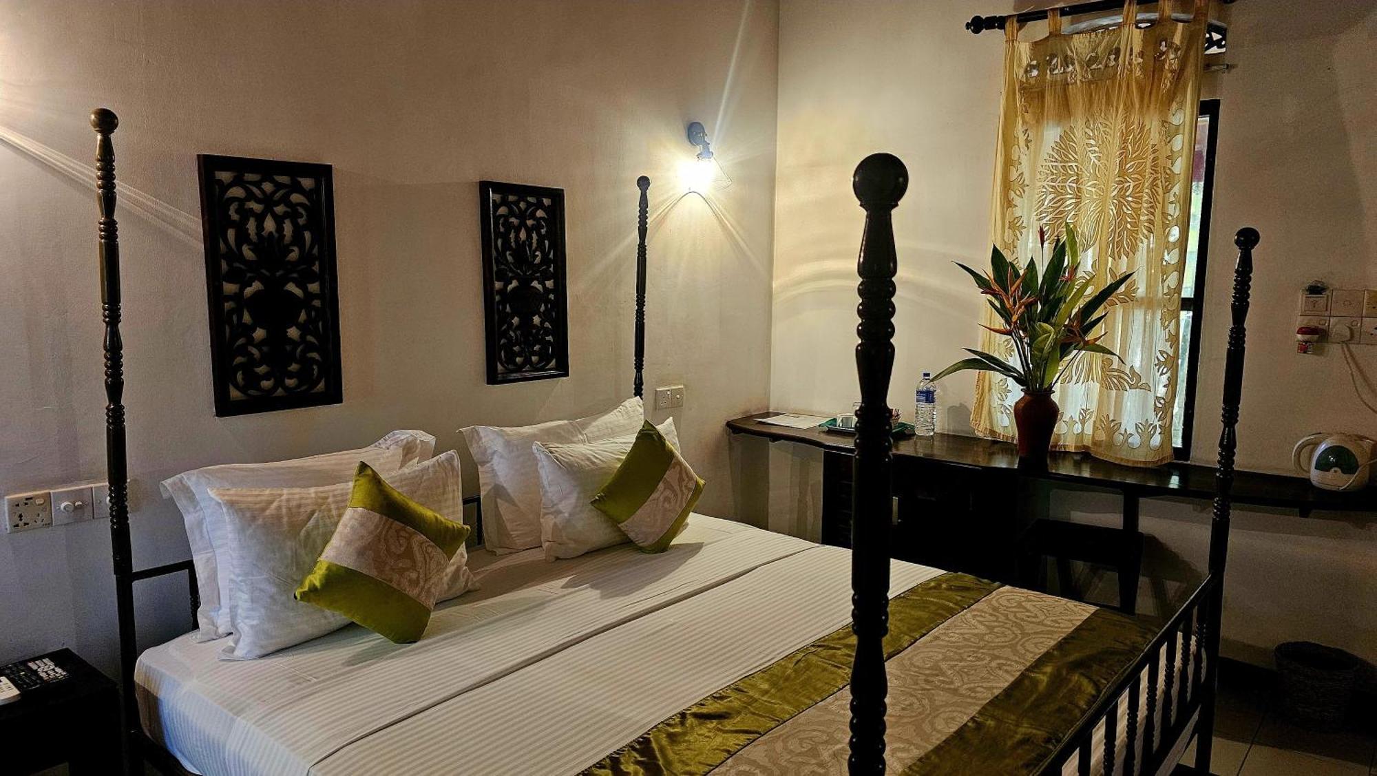 Nooit Gedacht Heritage Hotel Unawatuna Room photo